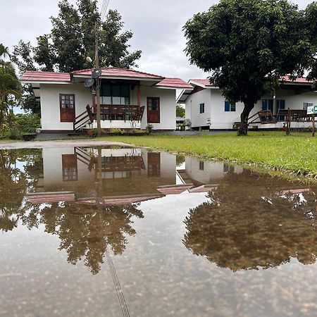 Mae Chaem Hotel And Resort Bagian luar foto