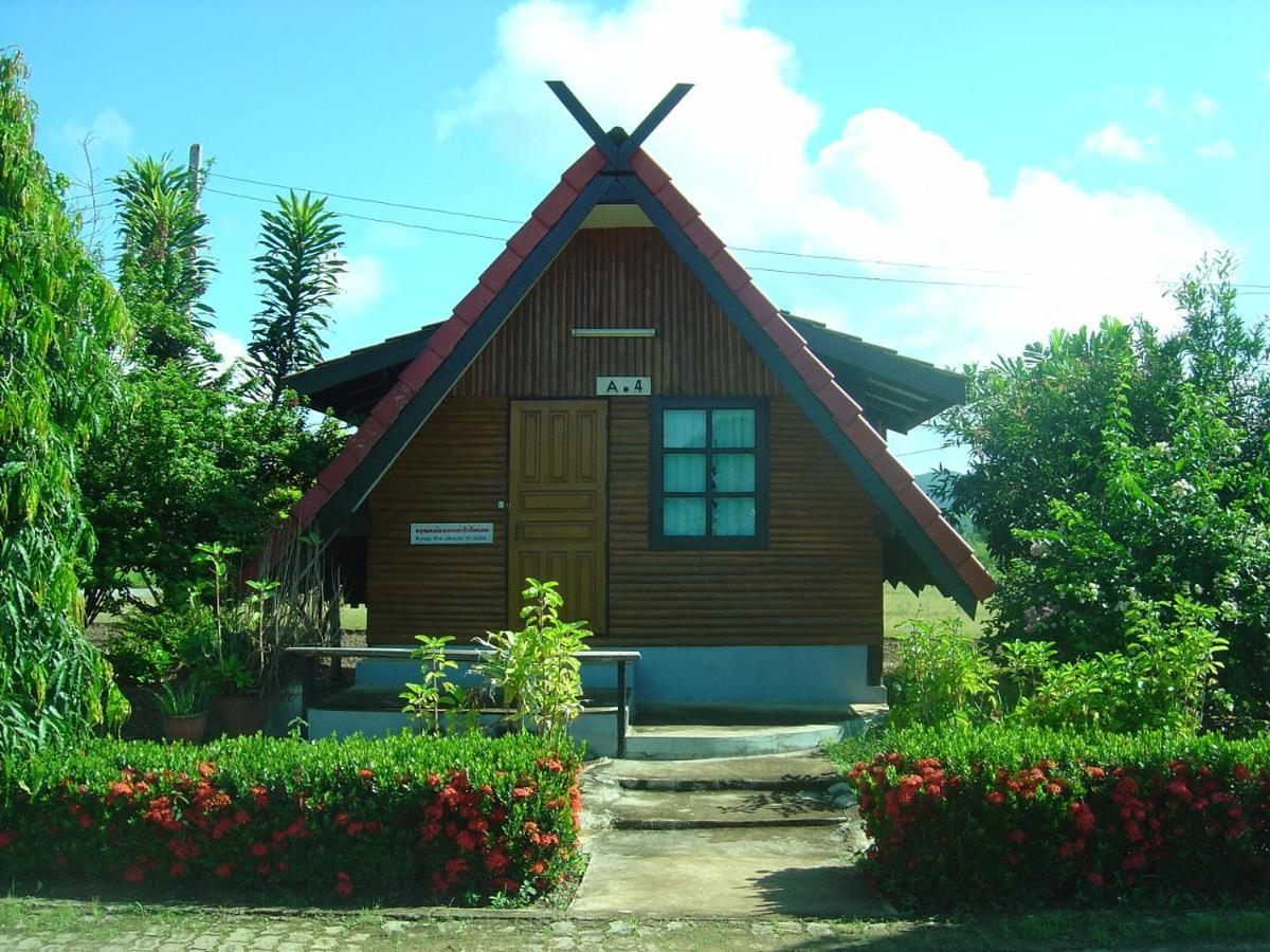 Mae Chaem Hotel And Resort Bagian luar foto