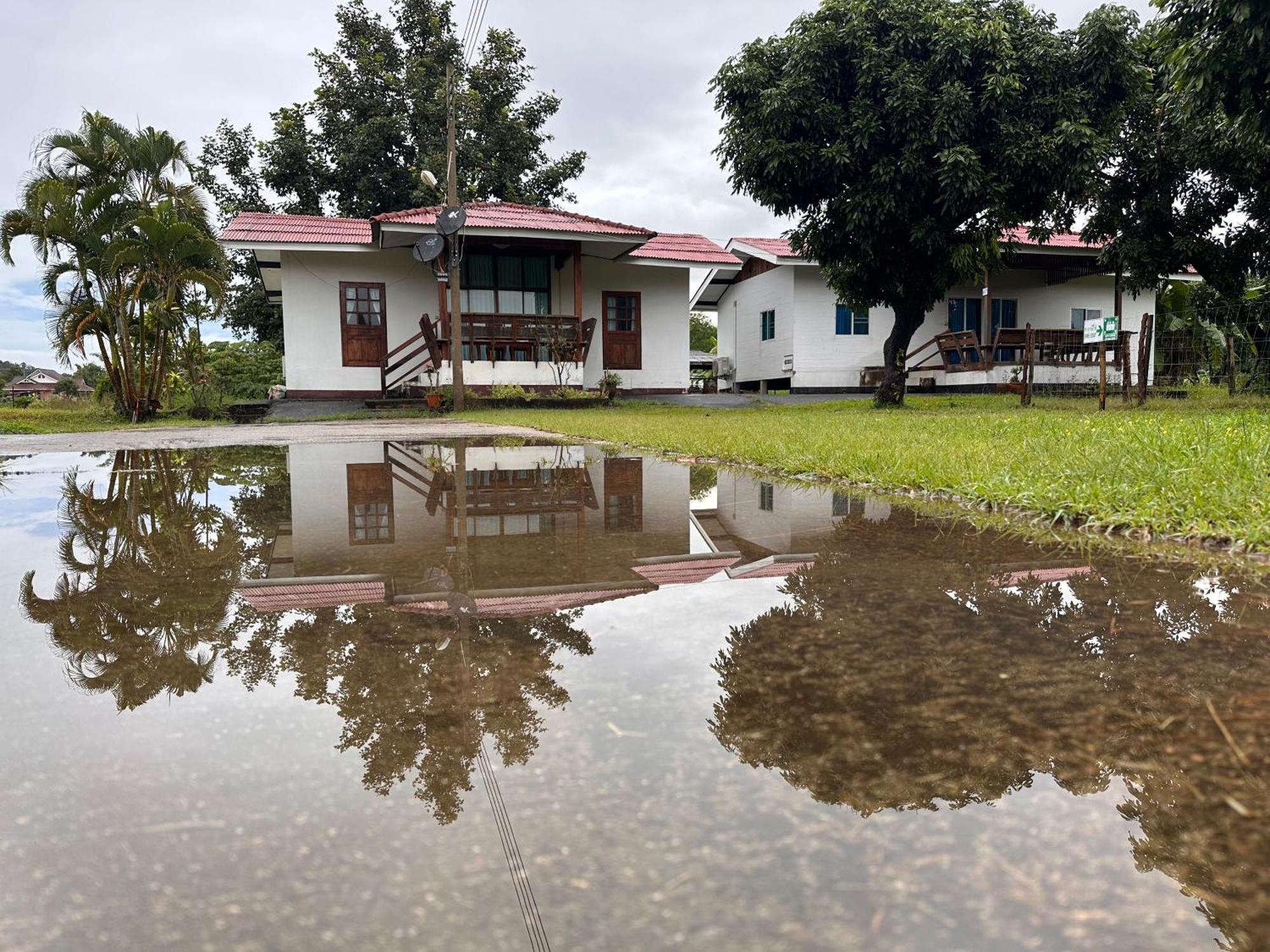 Mae Chaem Hotel And Resort Bagian luar foto